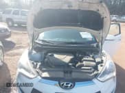 ✅ 2016 Hyundai Veloster • VIN: KMHTC6ADXGU254368 • Lot: 41531324. Wystawiony na IAAI z przebiegiem 104 196 mil. Bezpłatny archiwum sprzedaży aukcyjnych z USA i szczegółowy raport historii pojazdu na DreamBid. Zdjęcie 10.