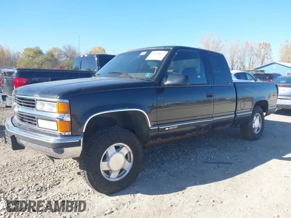 ✅ 1996 Chevrolet Silverado 1500 • VIN: 1GCEK19M7TE133678 • Lot: 43508053. Wystawiony na IAAI z przebiegiem 194 091 mil. Bezpłatny archiwum sprzedaży aukcyjnych z USA i szczegółowy raport historii pojazdu na DreamBid. Zdjęcie 2.