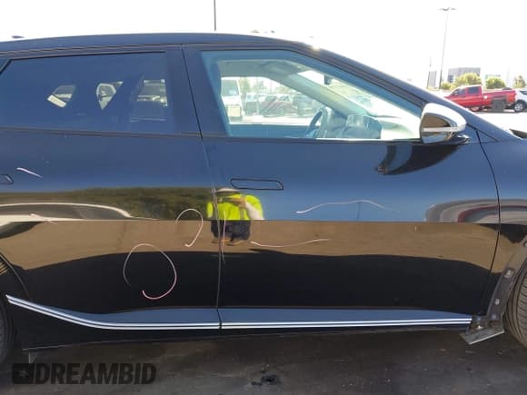 ✅ 2022 Kia EV6 Wind • VIN: KNDC34LA9N5060238 • Lot: 43661158. Listed on IAAI with 64,077 mi. Free auction sales archive from the USA and detailed vehicle history report at DreamBid. Image 14.