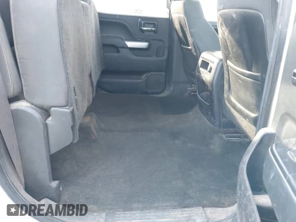 ✅ 2015 Chevrolet Silverado 2500HD LT • VIN: 1GC1KVEGXFF161303 • Lot: 41533039. Wystawiony na IAAI z przebiegiem 249 505 mil. Bezpłatny archiwum sprzedaży aukcyjnych z USA i szczegółowy raport historii pojazdu na DreamBid. Zdjęcie 8.