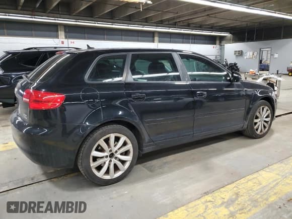 ✅ 2009 Audi A3 Sportback S line • VIN: WAUKF78P79A121680 • Lot: 47489045. Wystawiony na Copart z przebiegiem 82 161 mil. Bezpłatny archiwum sprzedaży aukcyjnych z USA i szczegółowy raport historii pojazdu na DreamBid. Zdjęcie 3.