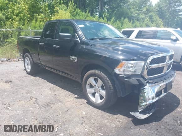 2024 Ram 1500 SLT z VIN 1C6RR7GG1RS149230, wystawiony jako IAAI lot #42732323 z przebiegiem 38 598 mil mil oraz . Historia ofert i sprzedaży dostępna na DreamBid. Obrazek 1.