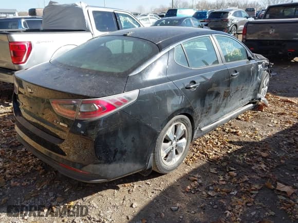 ✅ 2015 Kia Optima EX • VIN: KNAGN4AD3F5080069 • Lot: 43703883. Wystawiony na IAAI z przebiegiem 184 904 mil. Bezpłatny archiwum sprzedaży aukcyjnych z USA i szczegółowy raport historii pojazdu na DreamBid. Zdjęcie 4.