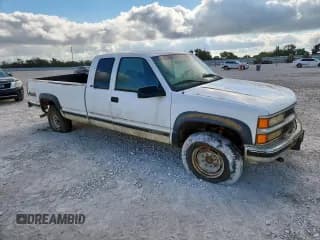✅ 1998 Chevrolet Silverado 2500 • VIN: 1GCGK29R9WE167927 • Lot: 81148795. Wystawiony na Copart z przebiegiem 193 988 mil. Bezpłatny archiwum sprzedaży aukcyjnych z USA i szczegółowy raport historii pojazdu na DreamBid. Zdjęcie 4.