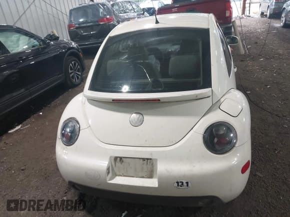 ✅ 2005 Volkswagen Beetle GLS • VIN: 3VWCR31C75M416075 • Lot: 42730759. Listed on IAAI with 107,503 mi. Free auction sales archive from the USA and detailed vehicle history report at DreamBid. Image 17.