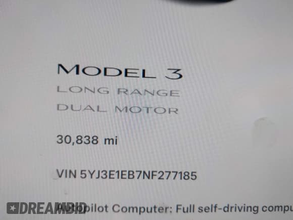 ✅ 2022 Tesla Model 3 Long Range • VIN: 5YJ3E1EB7NF277185 • Lot: 43469637. Wystawiony na IAAI z przebiegiem 30 838 mil. Bezpłatny archiwum sprzedaży aukcyjnych z USA i szczegółowy raport historii pojazdu na DreamBid. Zdjęcie 15.