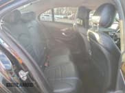 ✅ 2018 Mercedes-Benz C 300 • VIN: 55SWF4KB8JU242146 • Lot: 94527995. Wystawiony na Copart z przebiegiem 79 511 mil. Bezpłatny archiwum sprzedaży aukcyjnych z USA i szczegółowy raport historii pojazdu na DreamBid. Zdjęcie 10.