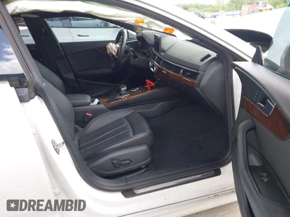 ✅ 2019 Audi A5 Sportback Premium • VIN: WAUANCF51KA057313 • Lot: 42921705. Wystawiony na IAAI z przebiegiem 67 086 mil. Bezpłatny archiwum sprzedaży aukcyjnych z USA i szczegółowy raport historii pojazdu na DreamBid. Zdjęcie 5.