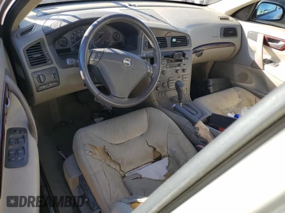 ✅ 2003 Volvo S60 2.4L • VIN: YV1RS61T032242898 • Lot: 63567085. Wystawiony na Copart z przebiegiem Nie podano. Bezpłatny archiwum sprzedaży aukcyjnych z USA i szczegółowy raport historii pojazdu na DreamBid. Zdjęcie 8.