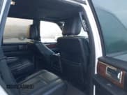 ✅ 2016 Lincoln Navigator Select • VIN: 5LMJJ2HT5GEL10145 • Lot: 43222475. Wystawiony na IAAI z przebiegiem 142 215 mil. Bezpłatny archiwum sprzedaży aukcyjnych z USA i szczegółowy raport historii pojazdu na DreamBid. Zdjęcie 8.