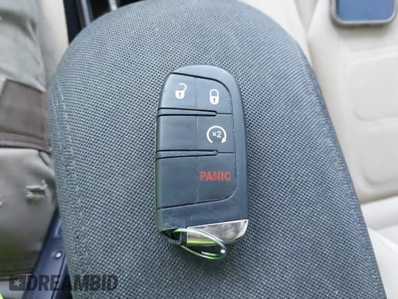 ✅ 2019 Jeep Renegade Latitude • VIN: ZACNJABB7KPJ78649 • Lot: 43045205. Wystawiony na IAAI z przebiegiem 89 519 mil. Bezpłatny archiwum sprzedaży aukcyjnych z USA i szczegółowy raport historii pojazdu na DreamBid. Zdjęcie 11.