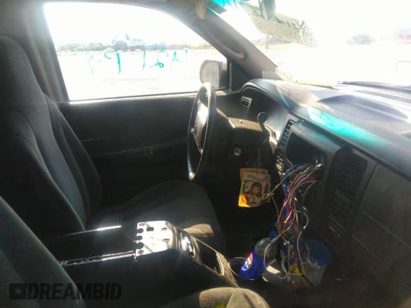 ✅ 2004 Dodge Dakota Sport • VIN: 1D7HG32N64S513715 • Lot: 42103367. Wystawiony na IAAI z przebiegiem Nie podano. Bezpłatny archiwum sprzedaży aukcyjnych z USA i szczegółowy raport historii pojazdu na DreamBid. Zdjęcie 5.