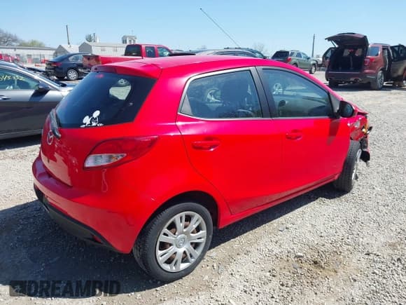✅ 2013 Mazda 2 Sport • VIN: JM1DE1KYXD0165698 • Lot: 42108977. Wystawiony na IAAI z przebiegiem 44 928 mil. Bezpłatny archiwum sprzedaży aukcyjnych z USA i szczegółowy raport historii pojazdu na DreamBid. Zdjęcie 4.