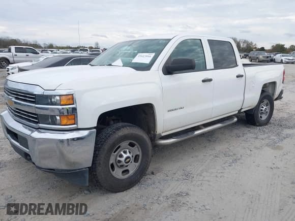 ✅ 2016 Chevrolet Silverado 2500HD Work Truck • VIN: 1GC1CUEG6GF135824 • Lot: 41037016. Listed on IAAI with 239,295 mi. Free auction sales archive from the USA and detailed vehicle history report at DreamBid. Image 16.