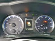 ✅ 2018 Toyota Highlander LE Plus • VIN: 5TDBZRFH3JS856021 • Lot: 93599095. Wystawiony na Copart z przebiegiem 131 885 mil. Bezpłatny archiwum sprzedaży aukcyjnych z USA i szczegółowy raport historii pojazdu na DreamBid. Zdjęcie 9.