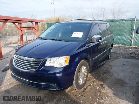 ✅ 2015 Chrysler Town & Country Touring L • VIN: 2C4RC1CG1FR561951 • Lot: 43686356. Wystawiony na IAAI z przebiegiem 157 263 mil. Bezpłatny archiwum sprzedaży aukcyjnych z USA i szczegółowy raport historii pojazdu na DreamBid. Zdjęcie 17.