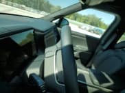 ✅ 2024 Rivian R1S Adventure • VIN: 7PDSGABA3RN034023 • Lot: 74765524. Wystawiony na Copart z przebiegiem Nie podano. Bezpłatny archiwum sprzedaży aukcyjnych z USA i szczegółowy raport historii pojazdu na DreamBid. Zdjęcie 9.