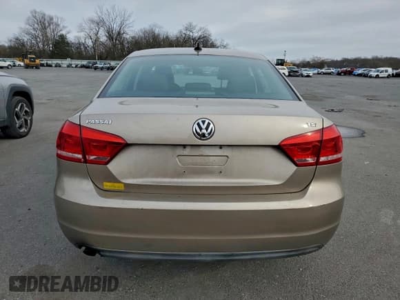 ✅ 2015 Volkswagen Passat S • VIN: 1VWAT7A38FC029134 • Lot: 95880085. Listed on Copart with 202,779 mi. Free auction sales archive from the USA and detailed vehicle history report at DreamBid. Image 6.