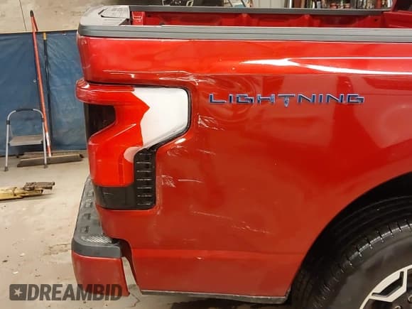 ✅ 2023 Ford F-150 Lightning Pro • VIN: 1FTVW1EL9PWG03257 • Лот: 41686806. Опубликован ранее на IAAI с пробегом 38 152 миль. Бесплатный доступ к архиву аукционных продаж из США и подробный отчёт об истории автомобиля на DreamBid. Изображение 19.