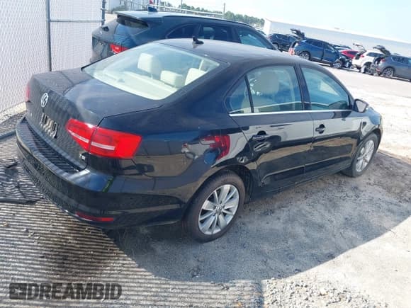 ✅ 2015 Volkswagen Jetta SE • VIN: 3VWD07AJ8FM286815 • Лот: 42850797. Опубликован ранее на IAAI с пробегом Не указан. Бесплатный доступ к архиву аукционных продаж из США и подробный отчёт об истории автомобиля на DreamBid. Изображение 4.