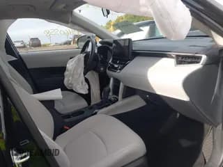 ✅ 2023 Toyota Corolla Cross L • VIN: 7MUAAAAG4PV069225 • Lot: 43460558. Wystawiony na IAAI z przebiegiem 17 921 mil. Bezpłatny archiwum sprzedaży aukcyjnych z USA i szczegółowy raport historii pojazdu na DreamBid. Zdjęcie 5.