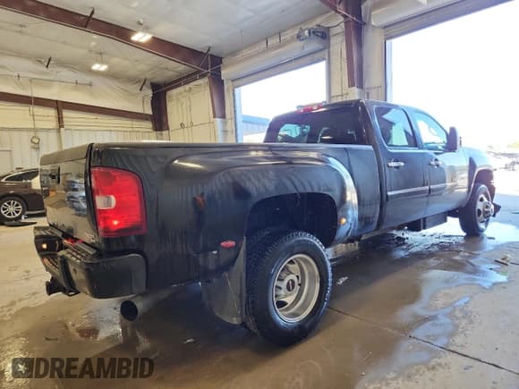 ✅ 2012 GMC Sierra 3500HD Denali • VIN: 1GT426C81CF103770 • Лот: 86082825. Опубликован ранее на Copart с пробегом 483 011 миль. Бесплатный доступ к архиву аукционных продаж из США и подробный отчёт об истории автомобиля на DreamBid. Изображение 3.