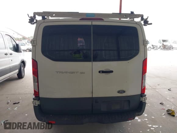 ✅ 2018 Ford Transit • VIN: 1FTYE1YM2JKA52866 • Lot: 42904132. Wystawiony na IAAI z przebiegiem 205 341 mil. Bezpłatny archiwum sprzedaży aukcyjnych z USA i szczegółowy raport historii pojazdu na DreamBid. Zdjęcie 16.