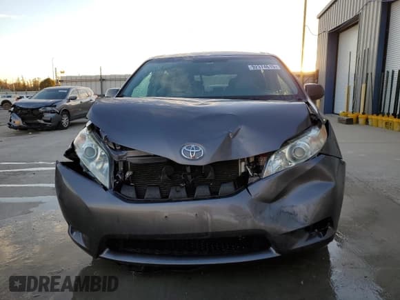 ✅ 2016 Toyota Sienna XLE • VIN: 5TDYK3DC1GS764613 • Lot: 92374615. Listed on Copart with 160,632 mi. Free auction sales archive from the USA and detailed vehicle history report at DreamBid. Image 5.