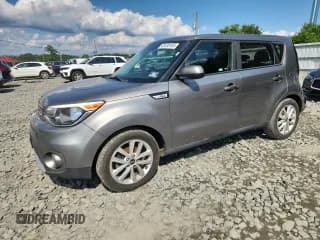 ✅ 2018 Kia Soul + • VIN: KNDJP3A50J7510546 • Lot: 65138105. Wystawiony na Copart z przebiegiem 135 563 mil. Bezpłatny archiwum sprzedaży aukcyjnych z USA i szczegółowy raport historii pojazdu na DreamBid. Zdjęcie 1.