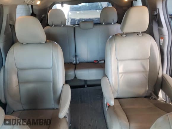 ✅ 2015 Toyota Sienna XLE • VIN: 5TDDK3DC7FS096748 • Lot: 86982005. Listed on Copart with 197,987 mi. Free auction sales archive from the USA and detailed vehicle history report at DreamBid. Image 10.