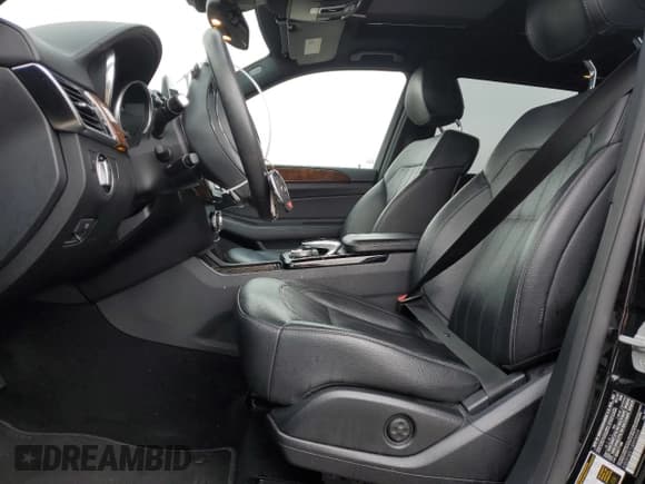 ✅ 2018 Mercedes-Benz GL 450 • VIN: 4JGDF6EE1JA995029 • Lot: 48334214. Listed on Copart with 211,189 mi. Free auction sales archive from the USA and detailed vehicle history report at DreamBid. Image 7.