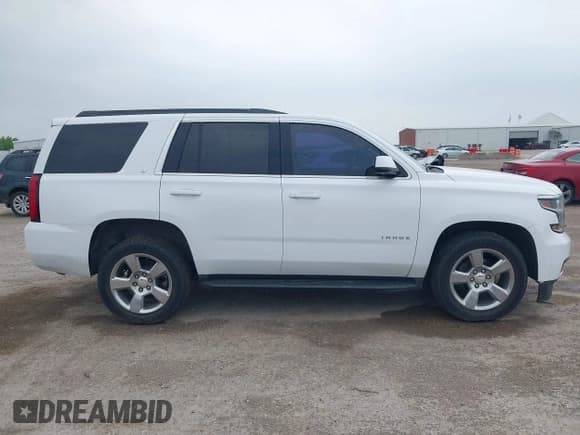 ✅ 2020 Chevrolet Tahoe LT • VIN: 1GNSCBKC4LR140921 • Lot: 42257562. Wystawiony na IAAI z przebiegiem 62 161 mil. Bezpłatny archiwum sprzedaży aukcyjnych z USA i szczegółowy raport historii pojazdu na DreamBid. Zdjęcie 13.