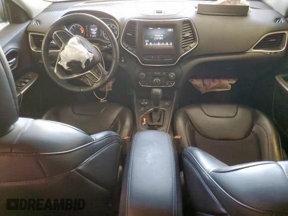 ✅ 2019 Jeep Cherokee Altitude • VIN: 1C4PJMLXXKD365163 • Лот: 85564895. Опубликован ранее на Copart с пробегом 68 511 миль. Бесплатный доступ к архиву аукционных продаж из США и подробный отчёт об истории автомобиля на DreamBid. Изображение 8.