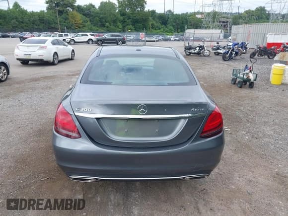 ✅ 2021 Mercedes-Benz C 300 • VIN: W1KWF8EB5MR612798 • Lot: 42992980. Wystawiony na IAAI z przebiegiem 17 243 mil. Bezpłatny archiwum sprzedaży aukcyjnych z USA i szczegółowy raport historii pojazdu na DreamBid. Zdjęcie 16.