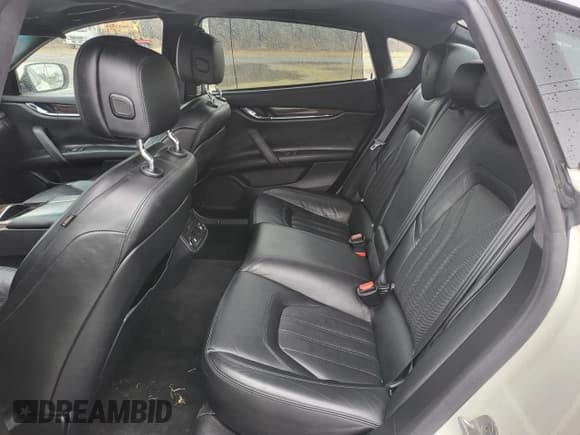 ✅ 2014 Maserati Quattroporte S Q4 • VIN: ZAM56RRA5E1106512 • Lot: 87229344. Wystawiony na Copart z przebiegiem 833 310 mil. Bezpłatny archiwum sprzedaży aukcyjnych z USA i szczegółowy raport historii pojazdu na DreamBid. Zdjęcie 6.