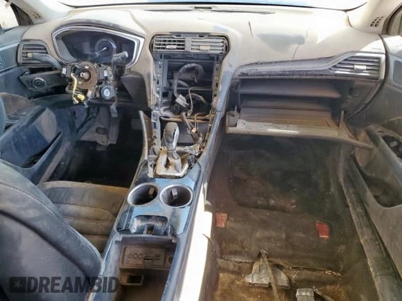 ✅ 2013 Ford Fusion SE • VIN: 3FA6P0H71DR382462 • Lot: 85428165. Listed on Copart with 139,948 mi. Free auction sales archive from the USA and detailed vehicle history report at DreamBid. Image 8.