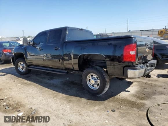 ✅ 2007 Chevrolet Silverado 2500HD 1LT • VIN: 1GCHC23K77F554954 • Lot: 75327553. Wystawiony na Copart z przebiegiem 210 088 mil. Bezpłatny archiwum sprzedaży aukcyjnych z USA i szczegółowy raport historii pojazdu na DreamBid. Zdjęcie 2.