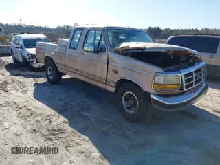 ✅ 1996 Ford F-150 • VIN: 1FTEX15N1TKA31567 • Lot: 41762657. Wystawiony na IAAI z przebiegiem 305 222 mil. Bezpłatny archiwum sprzedaży aukcyjnych z USA i szczegółowy raport historii pojazdu na DreamBid. Zdjęcie 1.