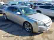 2011 Chevrolet Malibu 2LT z VIN 1G1ZD5E78BF388392, wystawiony jako IAAI lot #41643679 z przebiegiem 177 168 mil mil oraz . Historia ofert i sprzedaży dostępna na DreamBid. Obrazek 1.