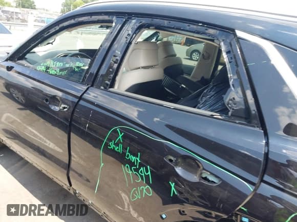 ✅ 2025 Genesis GV70 2.5T • VIN: 5NMMADTB3SH035170 • Lot: 42656744. Listed on IAAI with 3,068 mi. Free auction sales archive from the USA and detailed vehicle history report at DreamBid. Image 15.