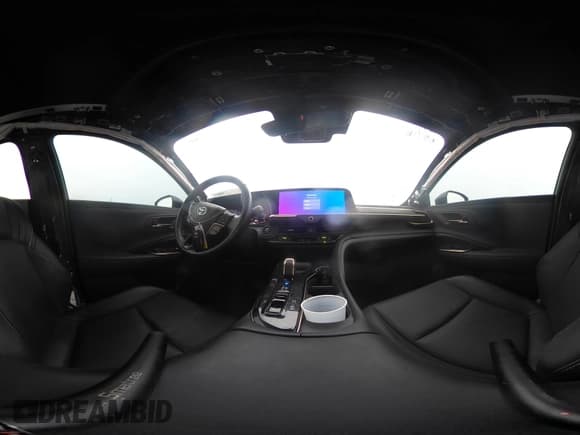 ✅ 2024 Toyota Crown XLE • VIN: JTDAAAAFXR3018186 • Lot: 42465686. Wystawiony na IAAI z przebiegiem 19 776 mil. Bezpłatny archiwum sprzedaży aukcyjnych z USA i szczegółowy raport historii pojazdu na DreamBid. Zdjęcie 22.