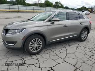 ✅ 2017 Lincoln MKX Select • VIN: 2LMPJ6KP1HBL45556 • Лот: 56964655. Опубликован ранее на Copart с пробегом 132 233 миль. Бесплатный доступ к архиву аукционных продаж из США и подробный отчёт об истории автомобиля на DreamBid. Изображение 1.