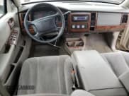 ✅ 2003 Dodge Dakota SLT • VIN: 1D7HG48N43S172892 • Lot: 83298294. Wystawiony na Copart z przebiegiem 193 562 mil. Bezpłatny archiwum sprzedaży aukcyjnych z USA i szczegółowy raport historii pojazdu na DreamBid. Zdjęcie 8.