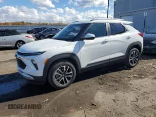 ✅ 2025 Chevrolet TrailBlazer LT • VIN: KL79MPSL1SB216956 • Лот: 90844985. Размещён на Copart с пробегом 8 778 миль миль. Получите бесплатный доступ к архиву аукционных продаж из США и посмотрите подробный отчёт об истории автомобиля на DreamBid. Изображение 1.