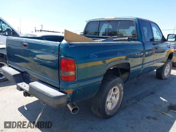 ✅ 1997 Dodge 1500 • VIN: 3B7HF13Z1VG800682 • Lot: 42527964. Wystawiony na IAAI z przebiegiem 180 888 mil. Bezpłatny archiwum sprzedaży aukcyjnych z USA i szczegółowy raport historii pojazdu na DreamBid. Zdjęcie 4.