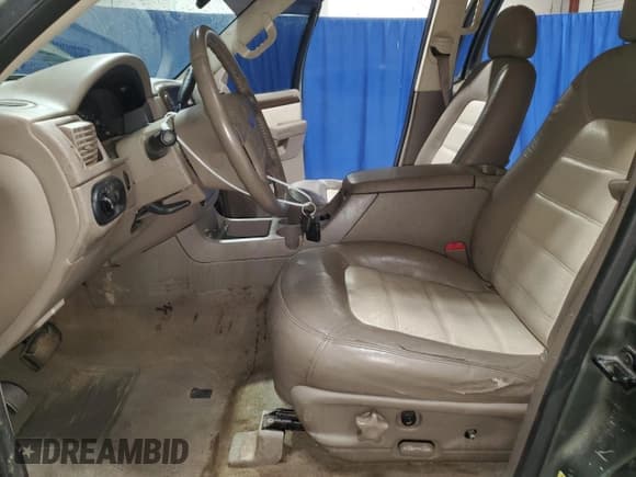 ✅ 2004 Ford Explorer Eddie Bauer • VIN: 1FMZU74W24UC32452 • Lot: 85826364. Wystawiony na Copart z przebiegiem 146 520 mil. Bezpłatny archiwum sprzedaży aukcyjnych z USA i szczegółowy raport historii pojazdu na DreamBid. Zdjęcie 7.