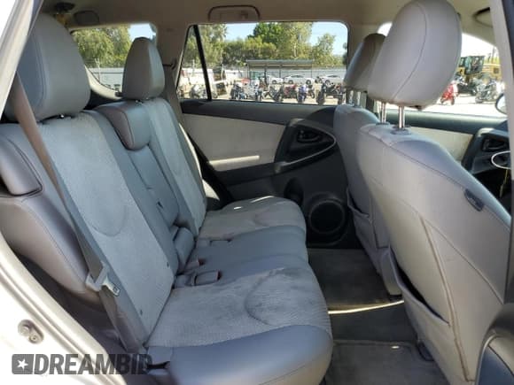 ✅ 2013 Toyota RAV4 • VIN: 2T3YL4DV3DW001717 • Лот: 54435345. Опубликован ранее на Copart с пробегом 82 186 миль. Бесплатный доступ к архиву аукционных продаж из США и подробный отчёт об истории автомобиля на DreamBid. Изображение 11.