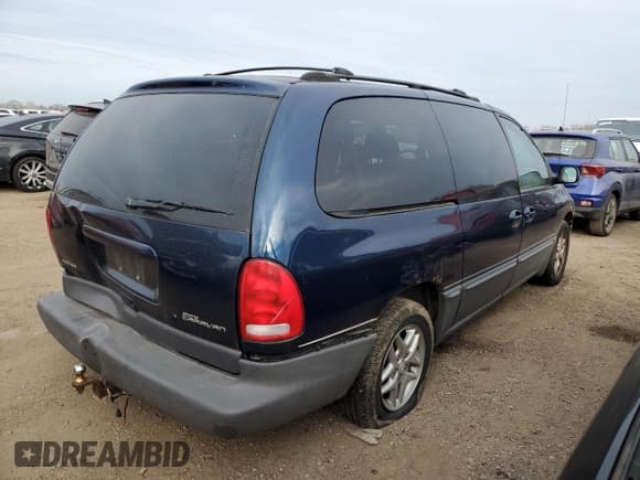 ✅ 2000 Dodge Caravan LE • VIN: 1B4GP54L8YB695868 • Lot: 41660005. Listed on Copart with 168,868 mi. Free auction sales archive from the USA and detailed vehicle history report at DreamBid. Image 3.