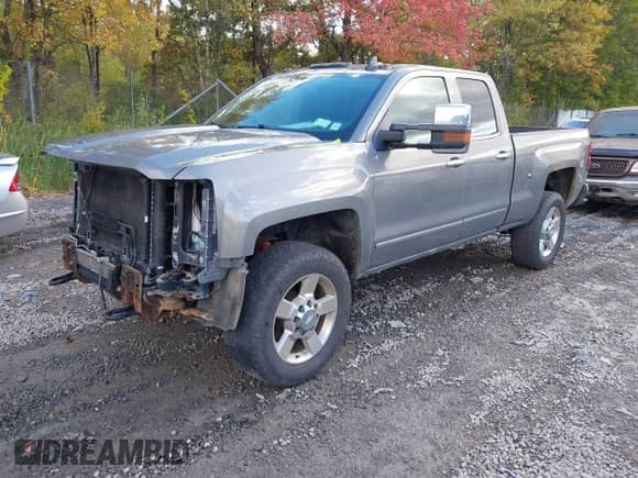 2017 Chevrolet Silverado 2500HD LTZ with VIN 1GC2KWEG4HZ192879, listed as a IAAI auction lot 43380040 with 98,324 mi miles and . Bid and sale history available at DreamBid. Image 17.