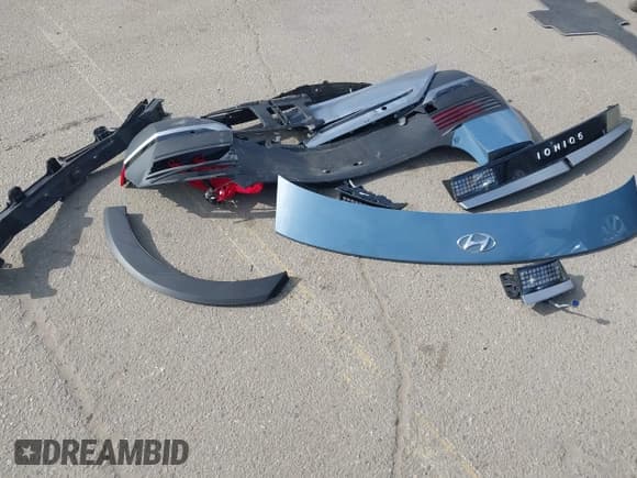 ✅ 2024 Hyundai Ioniq 5 SEL • VIN: KM8KN4DE2RU279749 • Lot: 43343275. Wystawiony na IAAI z przebiegiem 12 587 mil. Bezpłatny archiwum sprzedaży aukcyjnych z USA i szczegółowy raport historii pojazdu na DreamBid. Zdjęcie 12.